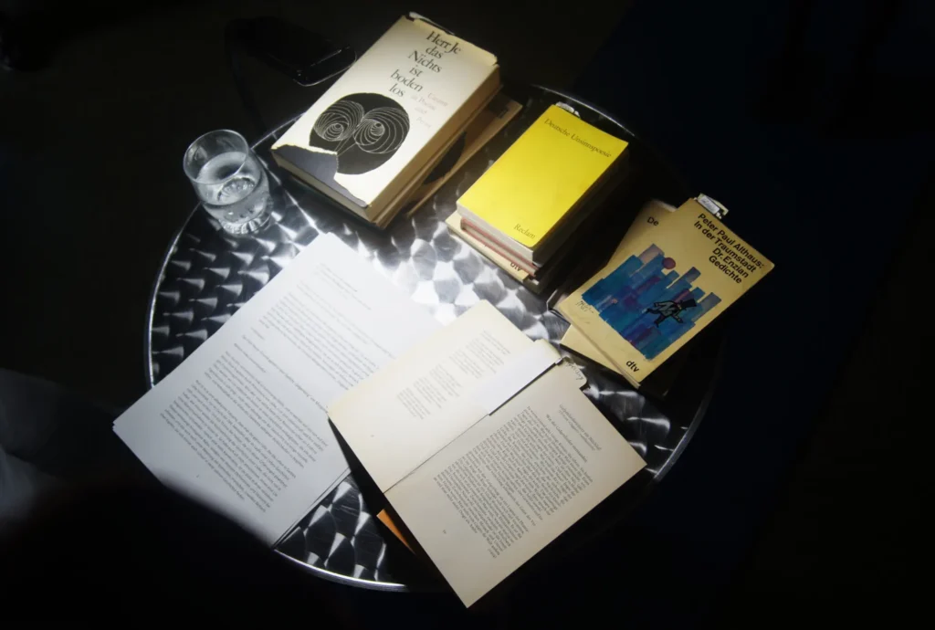 Aufnahme des Büchertischs